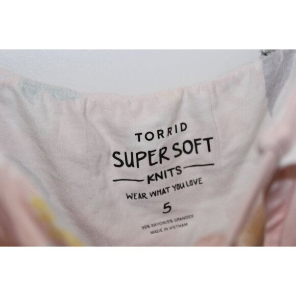 Torrid Womens Floral Ruffled Top Size 5x Super Soft Knits Pink & Blue - Picture 5 of 8